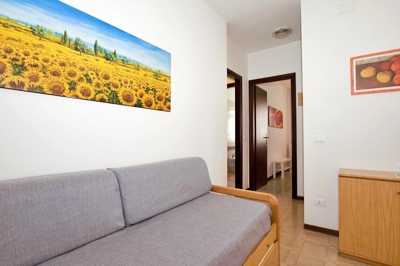 Residenza Canova ลินญาโน ซับเบียโดโร ภายนอก รูปภาพ