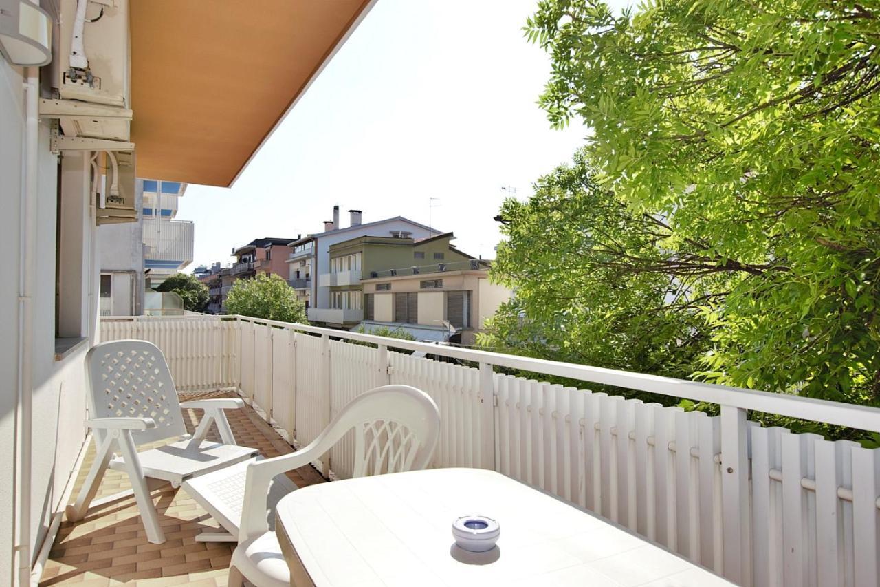 Residenza Canova ลินญาโน ซับเบียโดโร ภายนอก รูปภาพ